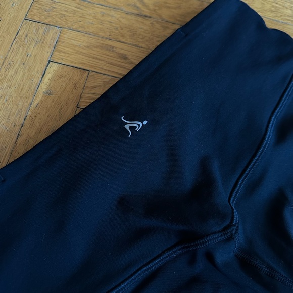 NWOT-Nancy Rose Performance Legging SILVER star detail at ankle 6/S - 7/8 length - Picture 7 of 10